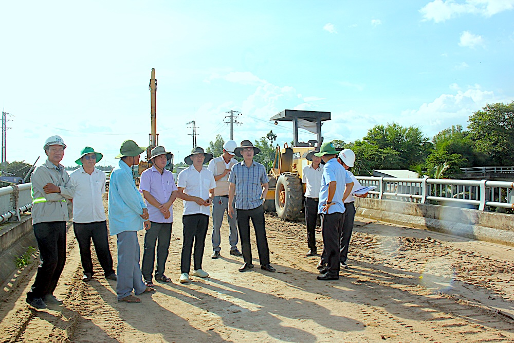 Lãnh đạo Đồng Tháp thúc tiến độ dự án ĐT.857, tuyến tránh Cao Lãnh và bến phà An Phong - Tân Bình- Ảnh 1.