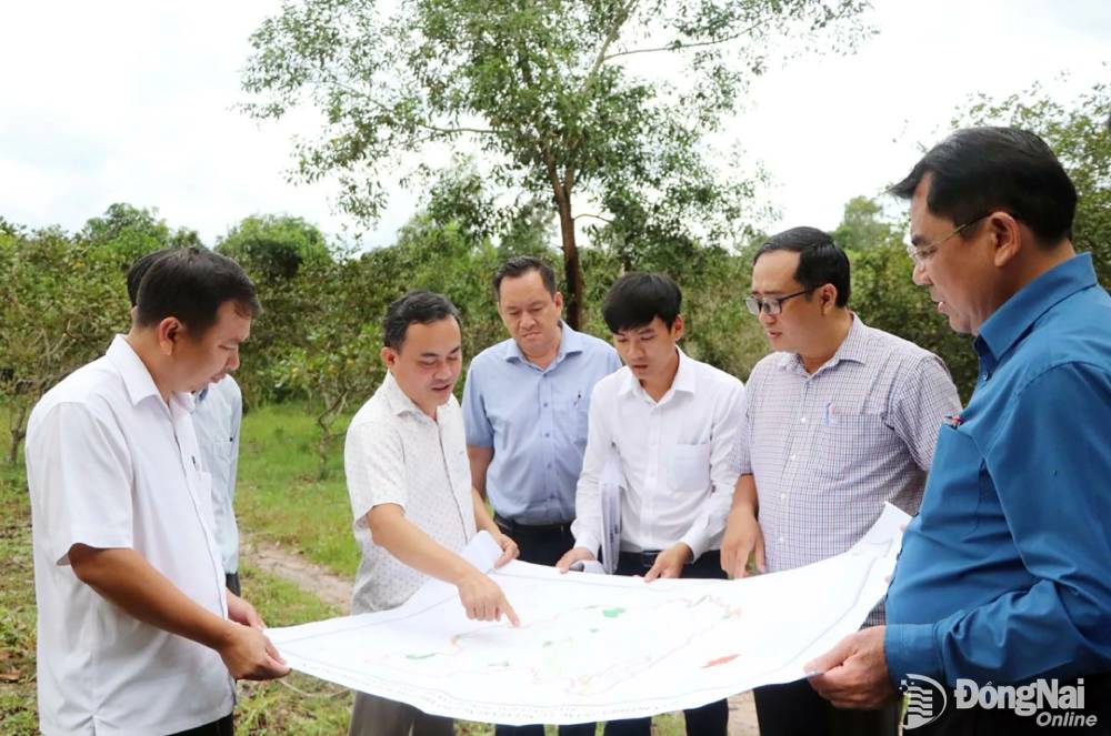 Lãnh đạo tỉnh Đồng Nai khảo sát dự án du lịch sinh thái tại Định Quán- Ảnh 1. Lãnh đạo tỉnh Đồng Nai khảo sát dự án du lịch sinh thái tại Định Quán- Ảnh 1.