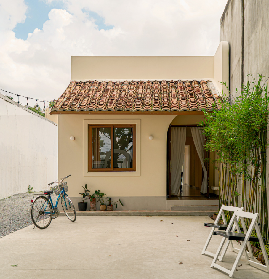 Nhà cấp 4 Bình Dương tối giản sân vườn chiếm nửa đất sau nhiều thay đổi thiết kế- Ảnh 4. Nhà cấp 4 Bình Dương tối giản sân vườn chiếm nửa đất sau nhiều thay đổi thiết kế- Ảnh 4.