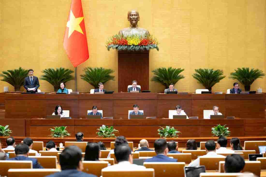 Tăng trưởng hai con số và yêu cầu cấp bách đẩy nhanh tái cấu trúc nền kinh tế