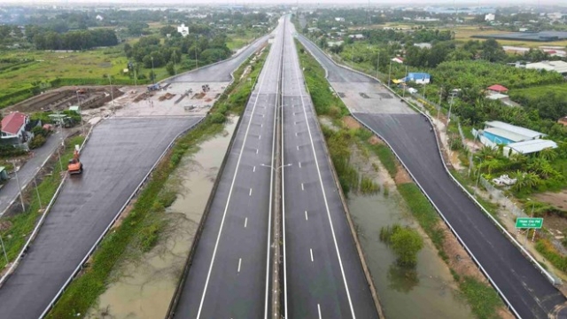 Bất động sản 24h: Tiến độ cao tốc Bến Lức - Long Thành