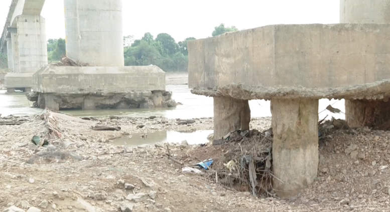 Cầu Sông Lô xuống cấp nghiêm trọng, Bộ Xây dựng yêu cầu kiểm định chất lượng công trình