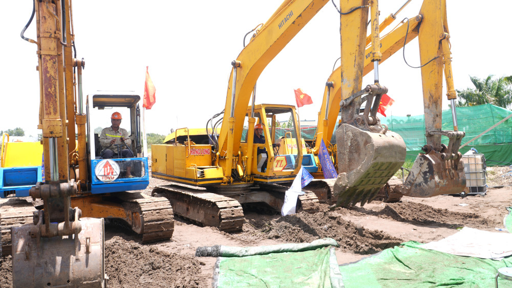 Tiến độ dự án đường dẫn hơn 3.000 tỷ vào 3 cầu huyết mạch trên tuyến ĐT.827E tại Tây Ninh