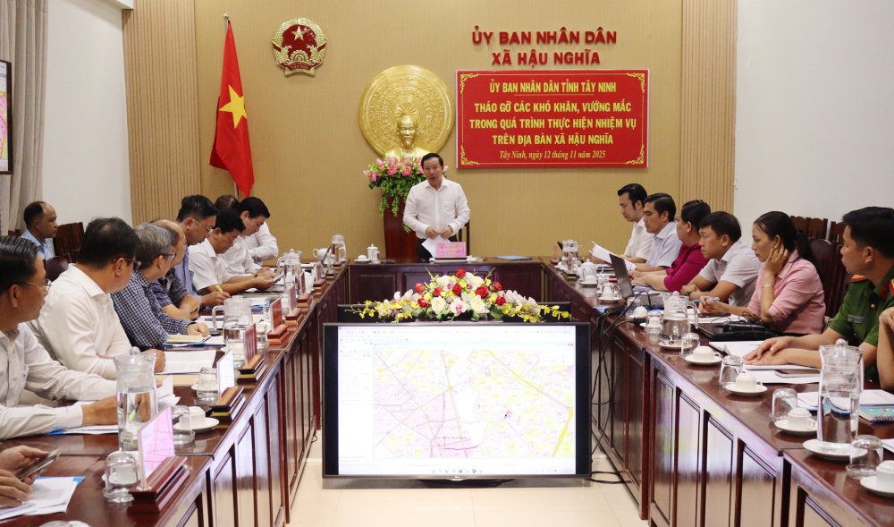 Chủ tịch tỉnh Tây Ninh trực tiếp chỉ đạo gỡ vướng cho loạt công trình, dự án tại Hậu Nghĩa- Ảnh 1. Chủ tịch tỉnh Tây Ninh trực tiếp chỉ đạo gỡ vướng cho loạt công trình, dự án tại Hậu Nghĩa- Ảnh 1.