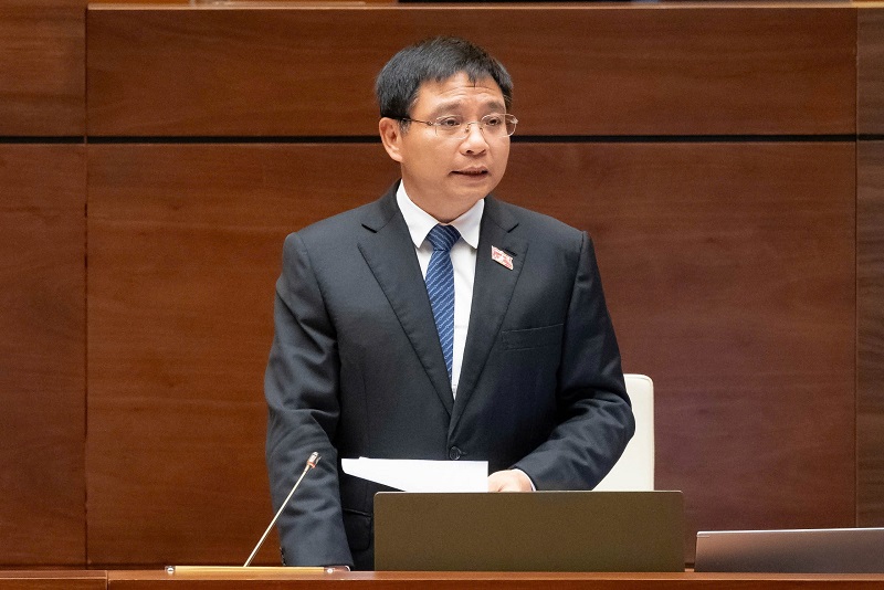 Bộ trưởng Tài chính nói gì trước Quốc hội về việc người dân bị ép mua bảo hiểm khi vay vốn?