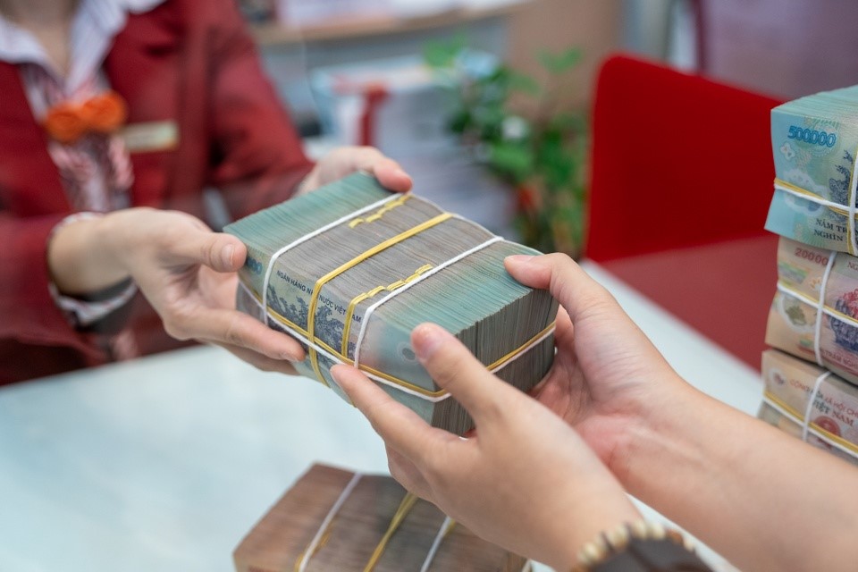 Gửi tiền 6 tháng vào đâu lãi cao nhất?