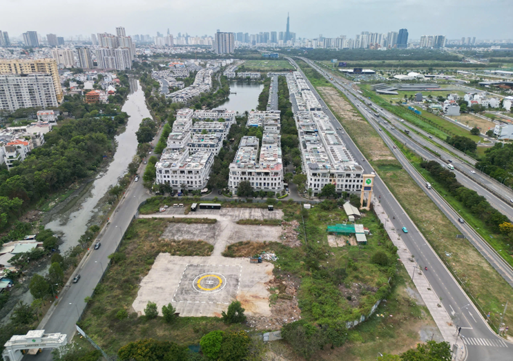 Tin vui bất động sản TP.HCM: 5 dự án "thoát vòng lao lý", hàng ngàn căn hộ sắp "rinh" sổ hồng về tay!