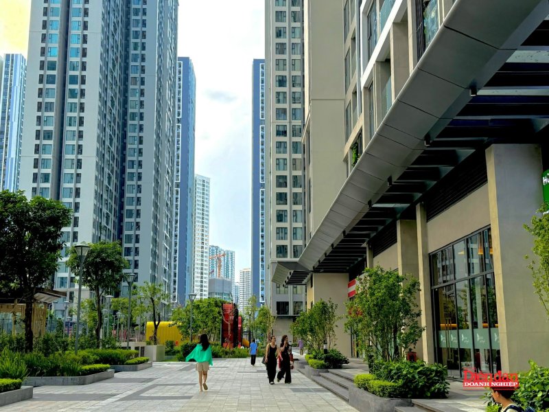 Siết tín dụng để giảm giá nhà