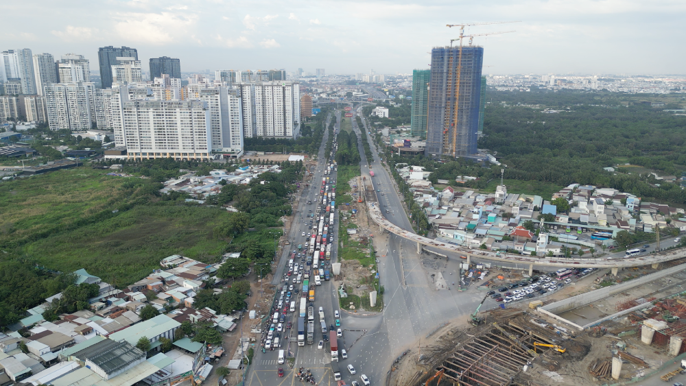 Thay bạn đi xem công trường xây nút giao 3.400 tỷ tại TP.HCM