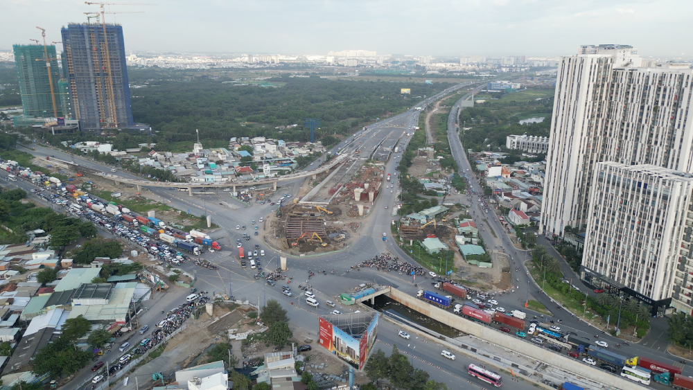 Thay bạn đi xem công trường xây nút giao 3.400 tỷ tại TP.HCM- Ảnh 1. Thay bạn đi xem công trường xây nút giao 3.400 tỷ tại TP.HCM- Ảnh 1.