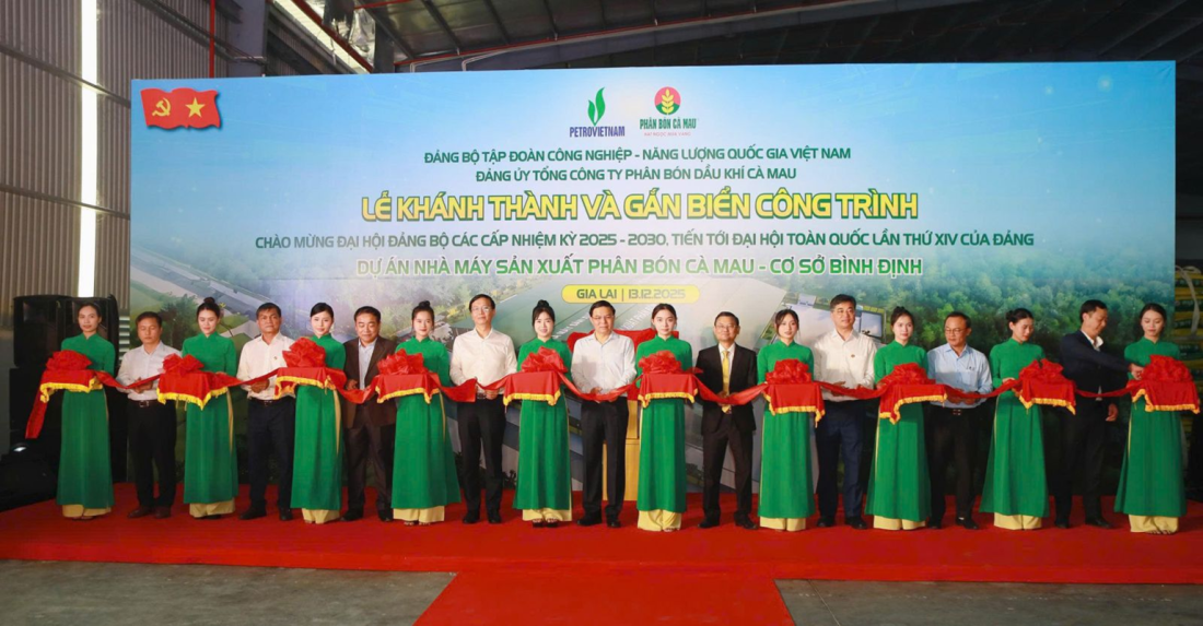 Gia Lai khánh thành nhà máy sản xuất phân bón công suất sản xuất 50.000 tấn/năm- Ảnh 1. Gia Lai khánh thành nhà máy sản xuất phân bón công suất sản xuất 50.000 tấn/năm- Ảnh 1.