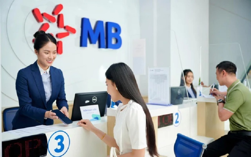 Quỹ ngoại rút vốn khỏi Sacombank để mua mạnh MBBank