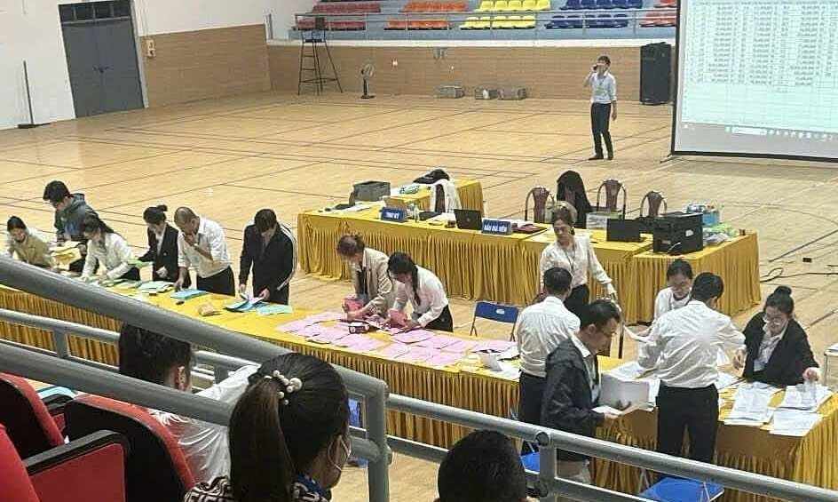 Hà Nội nhộn nhịp đấu giá đất cuối năm