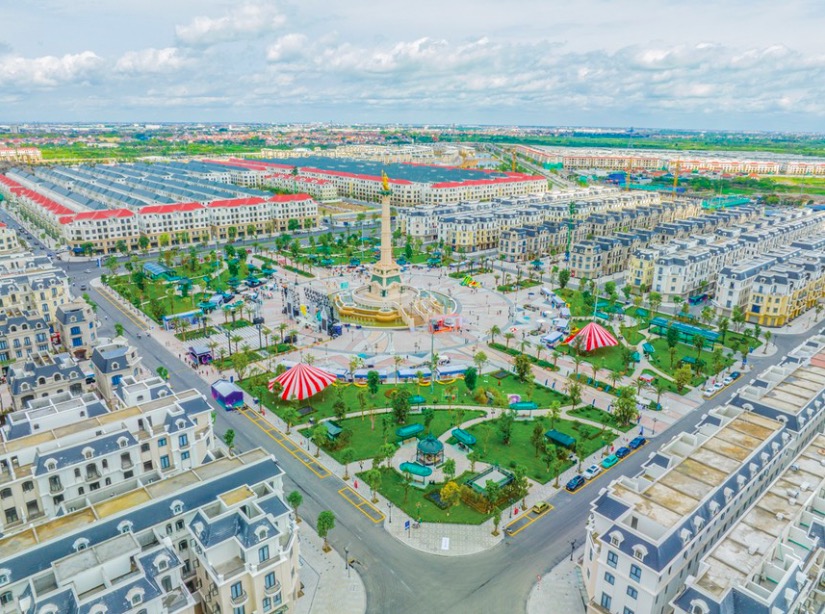 Cơ hội nhìn từ các “siêu” dự án