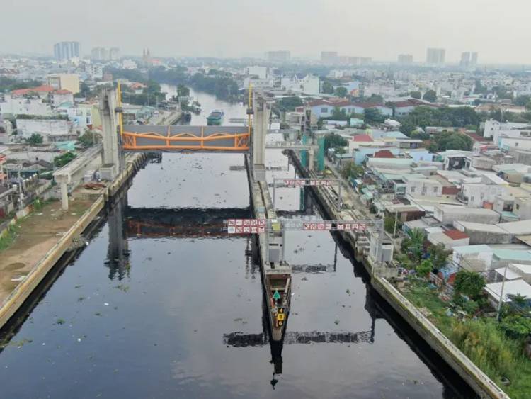 TPHCM ủy quyền quyết định đầu tư nhiều dự án công