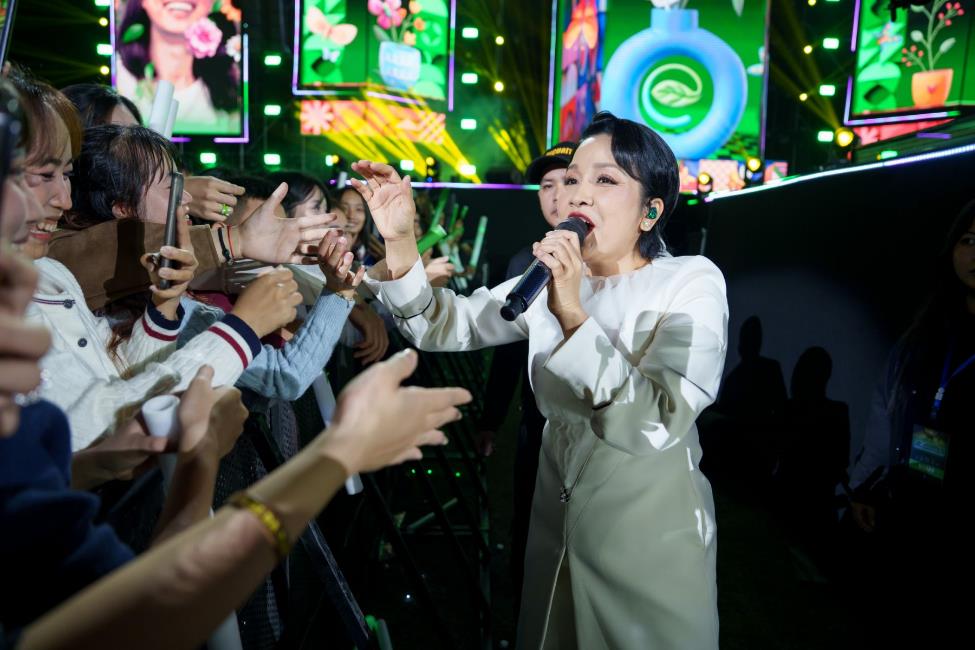 Ecopark Countdown 2026: Cư dân khắp 3 miền mãn nhãn với âm thanh, ánh sáng, pháo hoa giữa thiên nhiên- Ảnh 4. Ecopark Countdown 2026: Cư dân khắp 3 miền mãn nhãn với âm thanh, ánh sáng, pháo hoa giữa thiên nhiên- Ảnh 4.