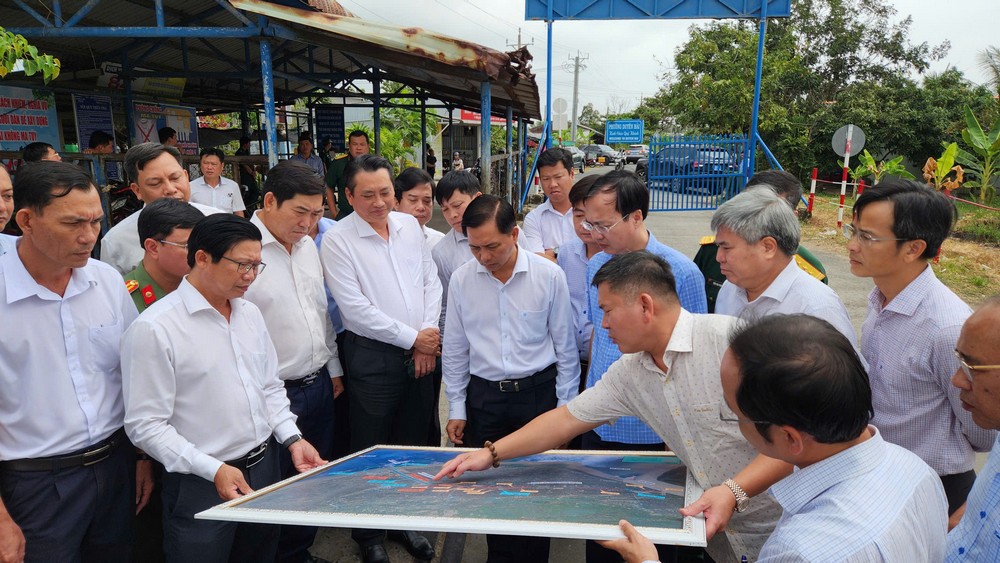 Lãnh đạo tỉnh Vĩnh Long khảo sát, gỡ khó cho các dự án trọng điểm ven biển
