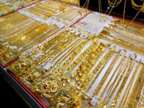 Giá vàng hôm nay 12-1: Vàng trong nước neo ở mức cao, vàng thế giới tiếp tục xu hướng tăng