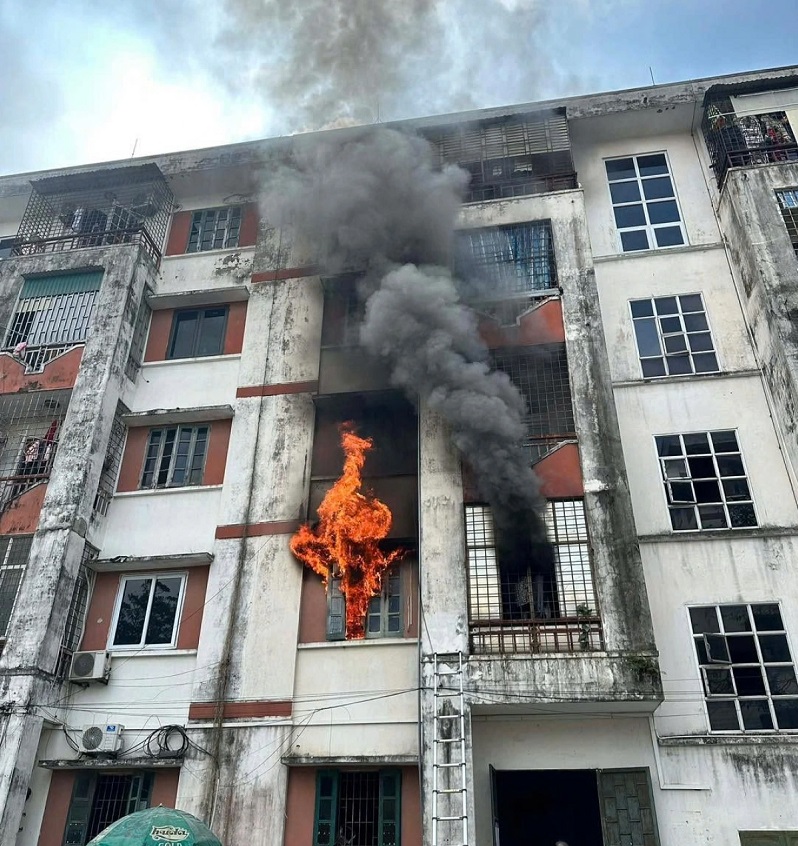 Cháy chung cư tại Nghệ An