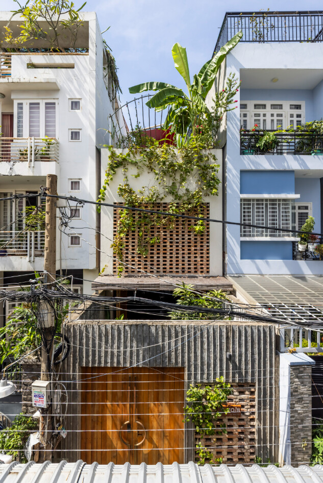 Ngôi nhà tại TP.HCM mang hơi thở sông nước miền Tây vào đô thị