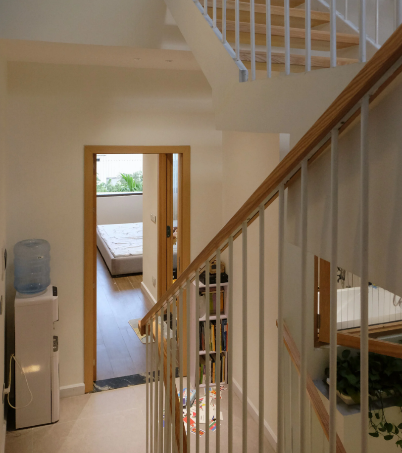 Sức mạnh của giếng trời và kiến trúc lệch tầng trong ngôi nhà 63m2 cho gia đình 3 thế hệ tại Hà Nội- Ảnh 11. Sức mạnh của giếng trời và kiến trúc lệch tầng trong ngôi nhà 63m2 cho gia đình 3 thế hệ tại Hà Nội- Ảnh 11.