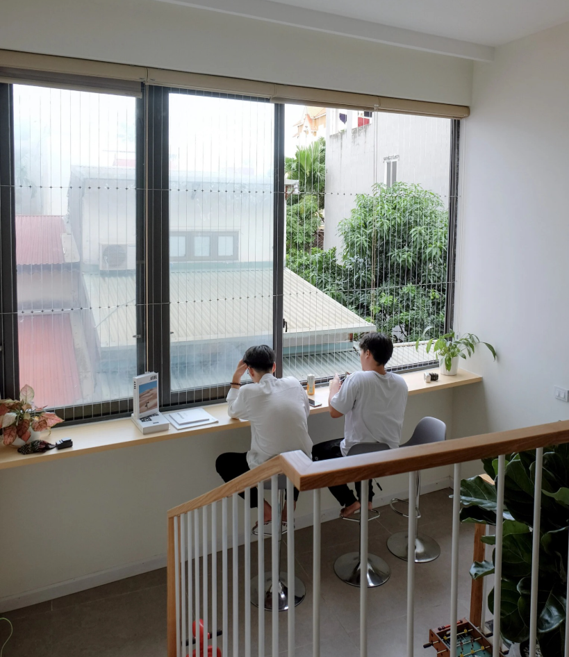 Sức mạnh của giếng trời và kiến trúc lệch tầng trong ngôi nhà 63m2 cho gia đình 3 thế hệ tại Hà Nội- Ảnh 8. Sức mạnh của giếng trời và kiến trúc lệch tầng trong ngôi nhà 63m2 cho gia đình 3 thế hệ tại Hà Nội- Ảnh 8.