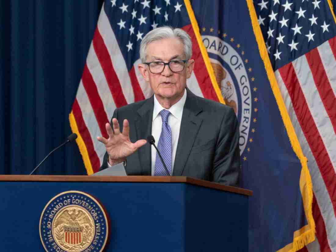 Fed giữ nguyên lãi suất trong cuộc họp đầu tiên năm 2026