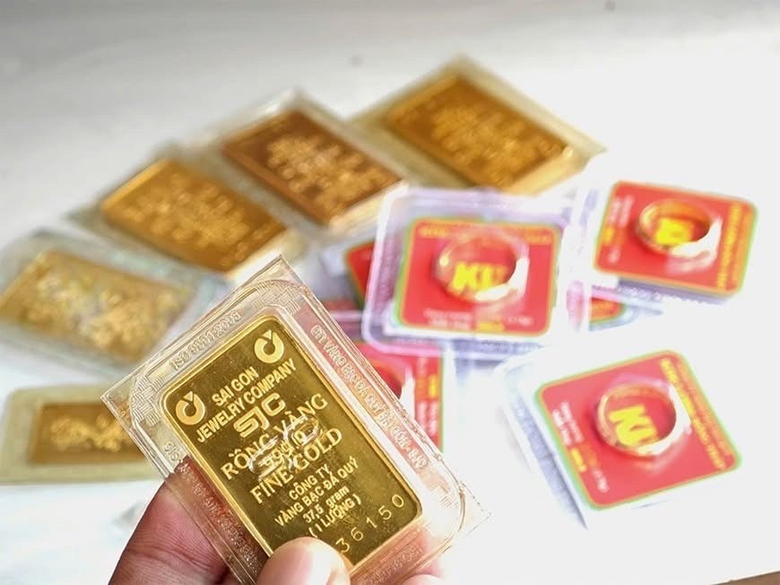 Giá vàng hôm nay 9-2: Tiếp tục tăng mạnh, vượt mốc 181 triệu đồng/lượng