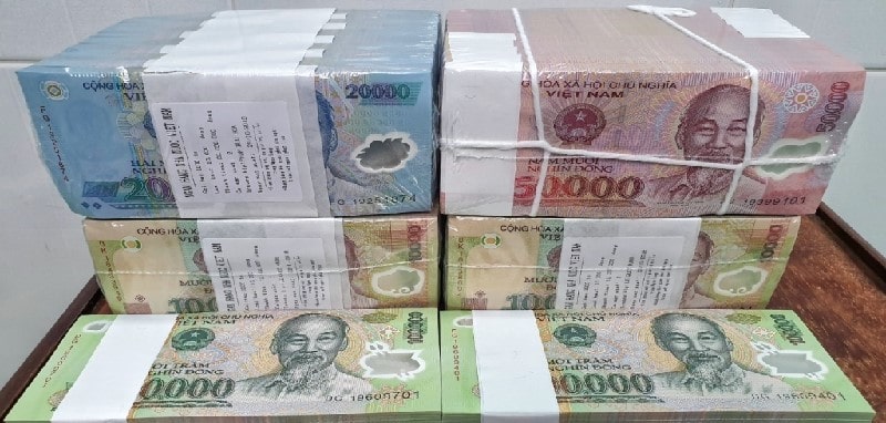 Đổi tiền lẻ, tiền mới “ăn” chênh lệch ngày Tết coi chừng bị phạt