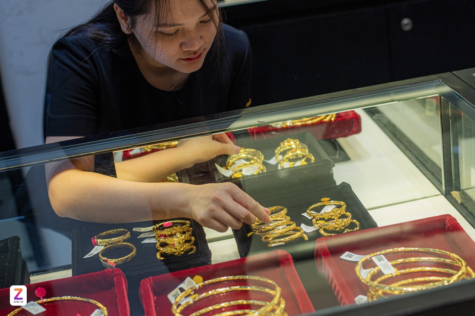 Giá vàng diễn biến lạ