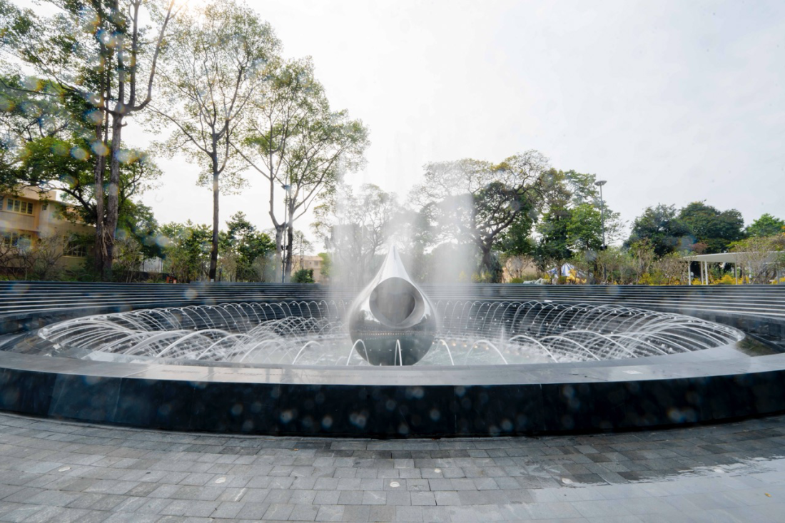 TP.HCM khánh thành Công viên số 1 Lý Thái Tổ: “Khoảng lặng xanh” tưởng niệm nạn nhân Covid-19- Ảnh 2.