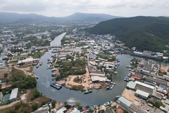 Phú Quốc: Yêu cầu chủ đầu tư tháo dỡ công trình hình thành trên đất hành lang biển