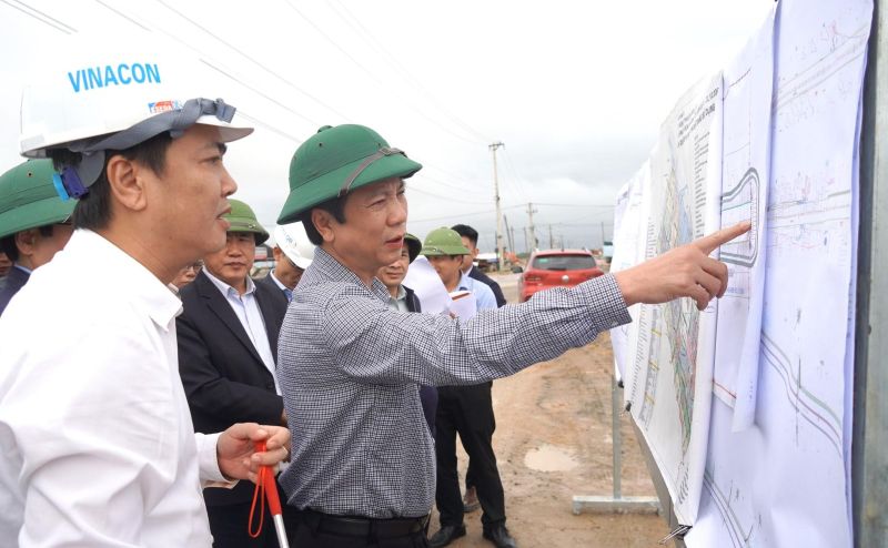 Cập nhật tiến độ triển khai dự án Quốc lộ 15D đoạn từ cảng Mỹ Thủy đến cao tốc Cam Lộ - La Sơn