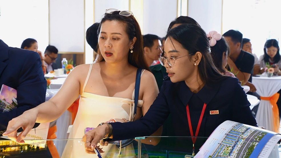 Lãi suất cho vay 15%: Mua nhà có còn kịp?