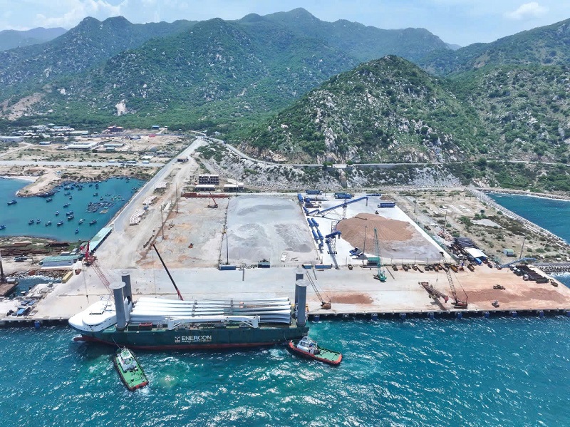 Đua Fat mắc kẹt tại dự án Cảng Trung Nam Cà Ná