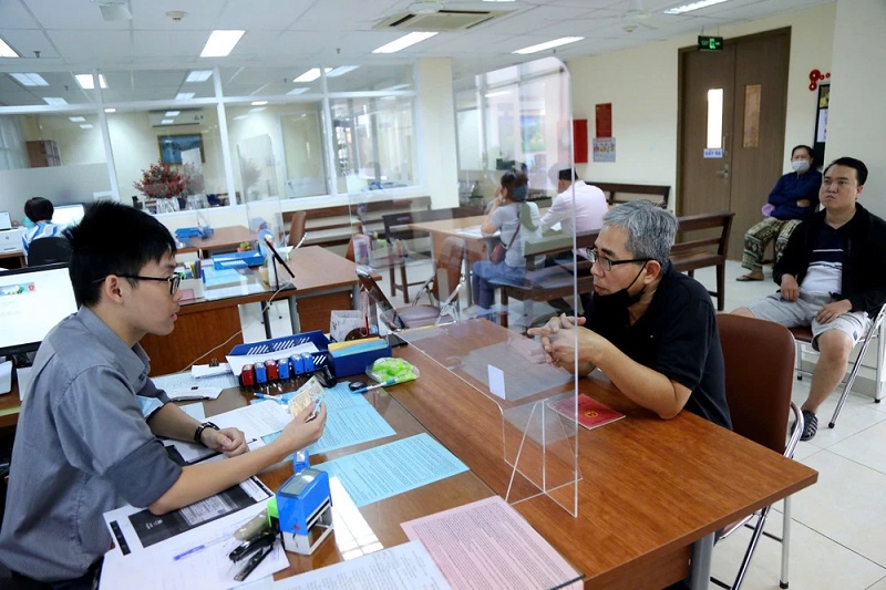 Nóng trong tuần: 112 phường xã tại TP.HCM sẽ ngừng chứng thực giao dịch nhà đất từ 27/4