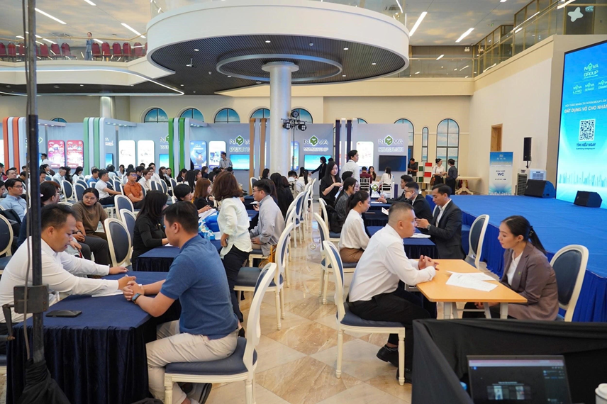 Hàng nghìn ứng viên đổ về Hội thảo “Đất dụng võ cho Nhân tài” của NovaGroup