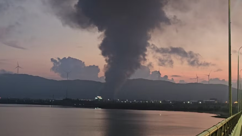 Cháy lớn khu công nghiệp ở Gia Lai