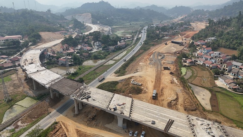Sắp thông xe cao tốc cửa khẩu Hữu Nghị - Chi Lăng- Ảnh 1.