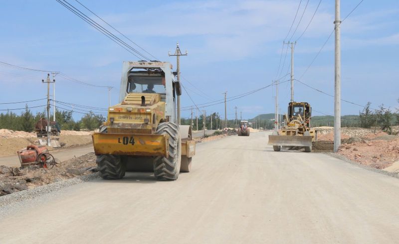 Kiểm tra tiến độ giải phóng mặt bằng dự án tuyến đường bộ ven biển, Chủ tịch UBND tỉnh Đắk Lắk chỉ đạo gì?