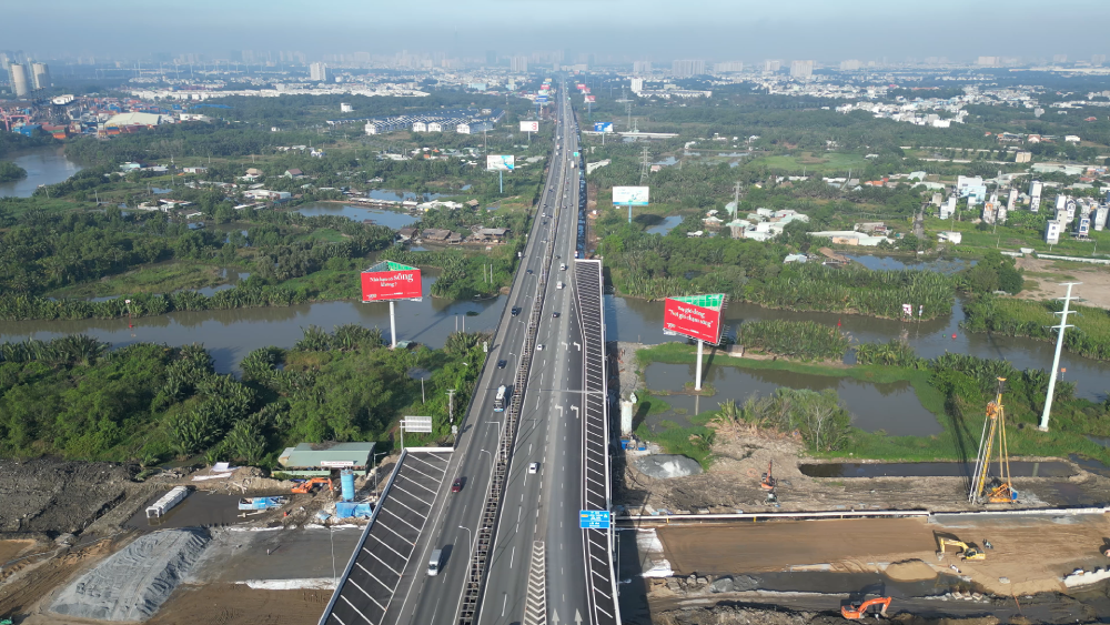 Cập nhật mới về tiến độ mở rộng tuyến đường “huyết mạch” kết nối sân bay Long Thành- Ảnh 2.