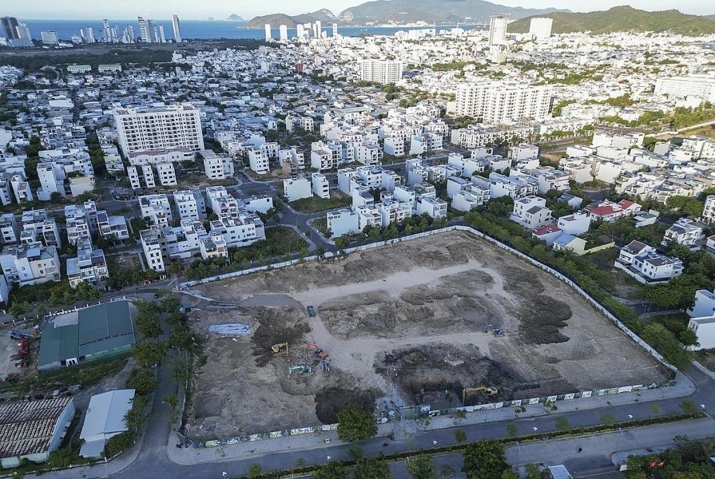 NƠXH NHA TRANG: 24 triệu/m2 mà phải XẾP HÀNG XUYÊN ĐÊM