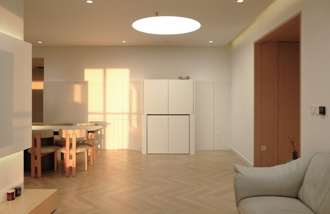 Căn hộ 130m² ở Hà Nội đóng cửa 24/7 vẫn ngập oxy tươi bảo vệ ba thế hệ- Ảnh 1.