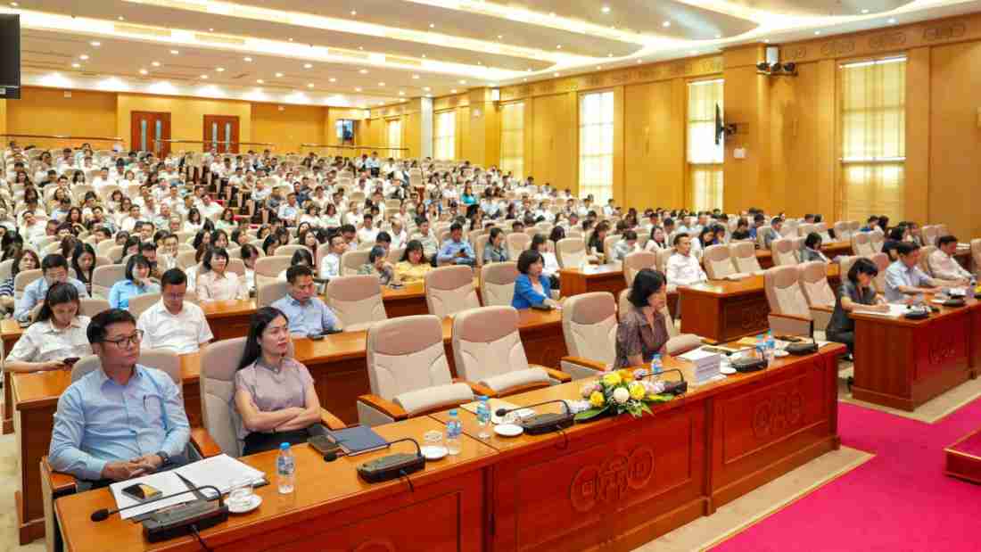 NHNN yêu cầu các ngân hàng tiếp tục giảm lãi suất, xử lý nghiêm hành vi đẩy lãi suất huy động