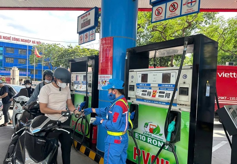 Giá xăng dầu 23-7: Đồng loạt tăng mạnh
