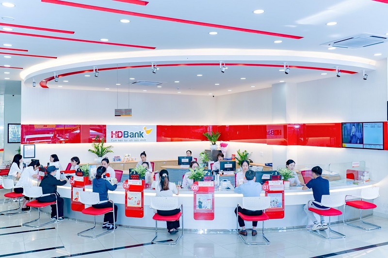 HDBank: Lợi nhuận 6 tháng vẫn vượt 13.000 tỷ đồng, nợ xấu tăng lên gần 2,8%