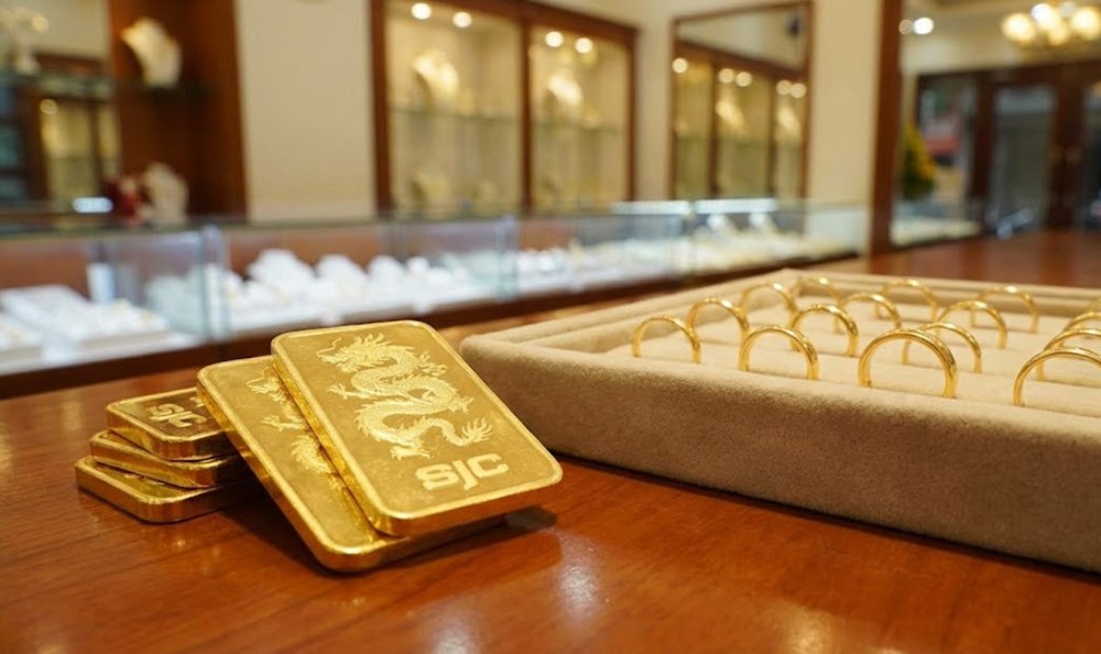 Giá vàng thế giới tăng vọt, sát mốc 4.400 USD/ounce vào ngày 13/8