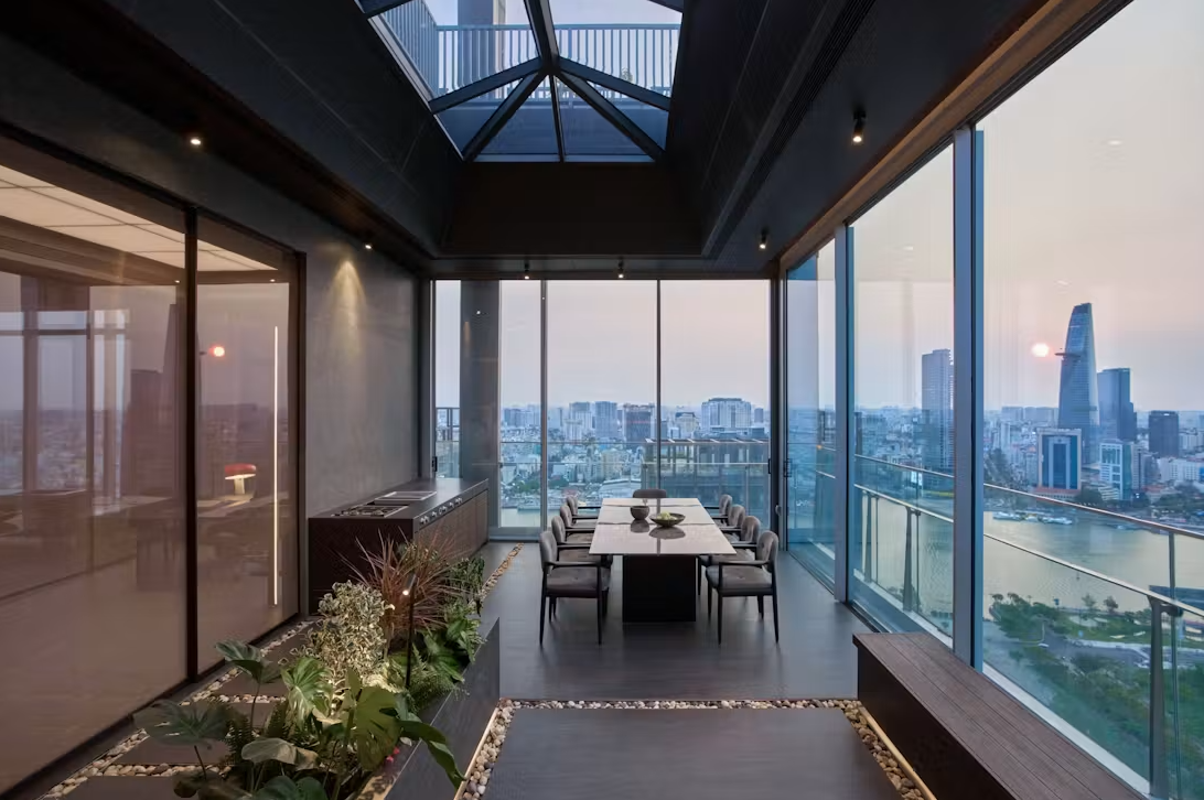 Penthouse hướng sông Sài Gòn: Phong cách nghỉ dưỡng và sự chuyển tiếp không gian vô hình- Ảnh 13. Penthouse hướng sông Sài Gòn: Phong cách nghỉ dưỡng và sự chuyển tiếp không gian vô hình- Ảnh 13.