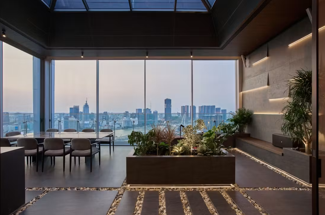 Penthouse hướng sông Sài Gòn: Phong cách nghỉ dưỡng và sự chuyển tiếp không gian vô hình- Ảnh 14. Penthouse hướng sông Sài Gòn: Phong cách nghỉ dưỡng và sự chuyển tiếp không gian vô hình- Ảnh 14.