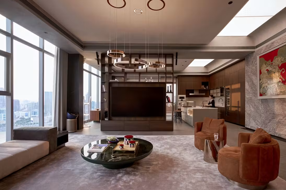 Penthouse hướng sông Sài Gòn: Phong cách nghỉ dưỡng và sự chuyển tiếp không gian vô hình- Ảnh 3. Penthouse hướng sông Sài Gòn: Phong cách nghỉ dưỡng và sự chuyển tiếp không gian vô hình- Ảnh 3.